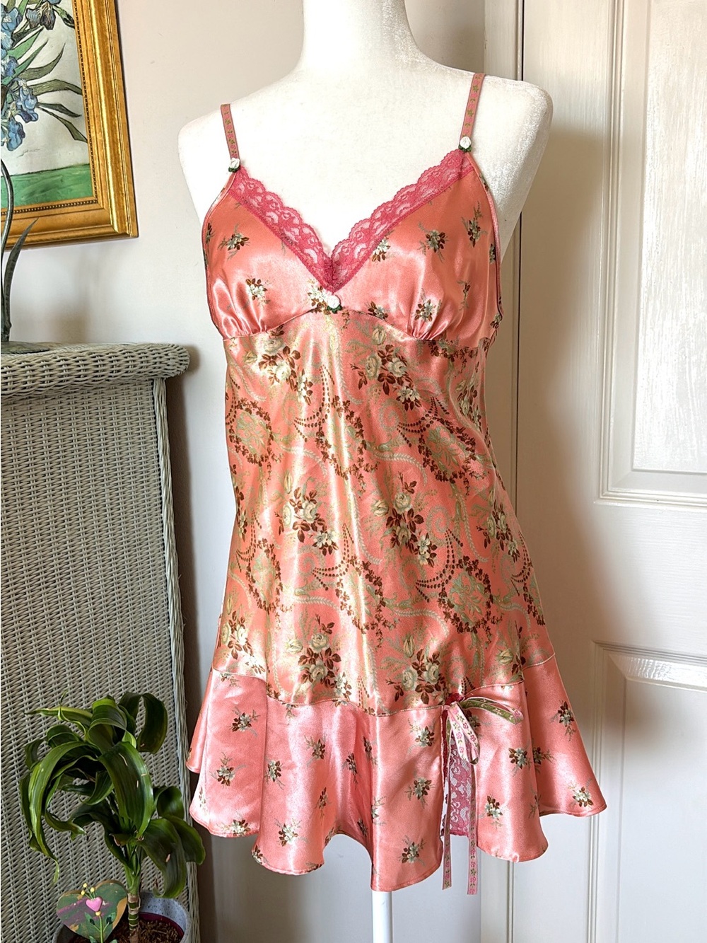 Victoria's Secret angels Coral Pink Satin Floral Lace-Trim Slip